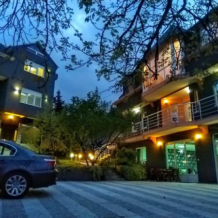 Garni Hotel Lama Kragujevac Exteriör bild