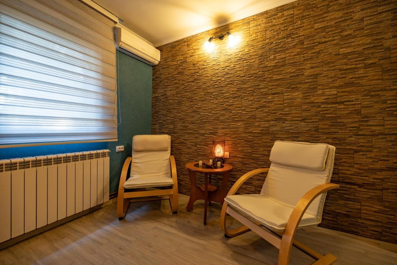 Garni Hotel Lama Kragujevac Exteriör bild