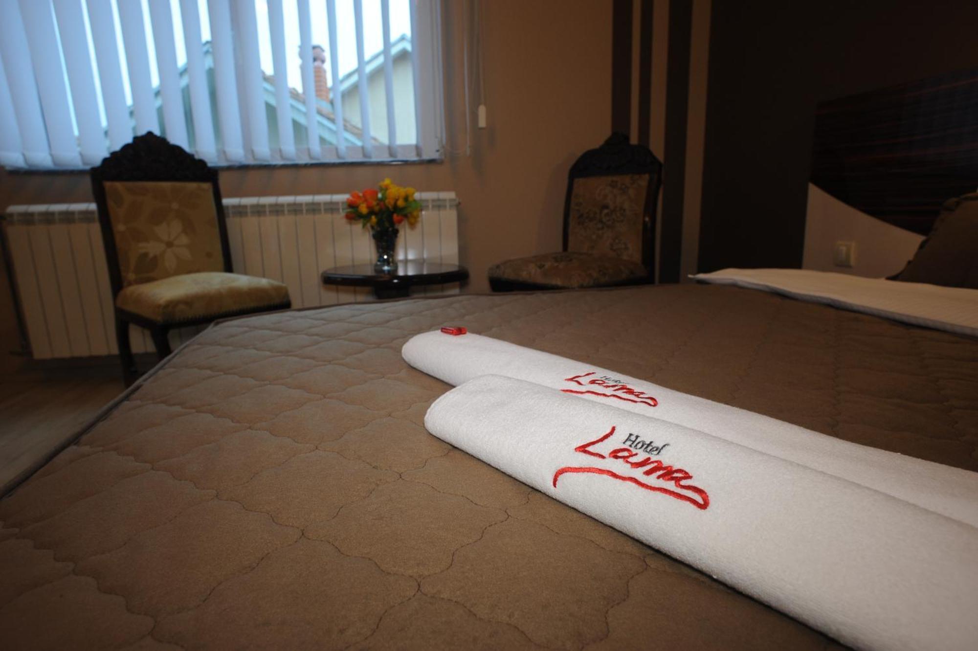 Garni Hotel Lama Kragujevac Exteriör bild