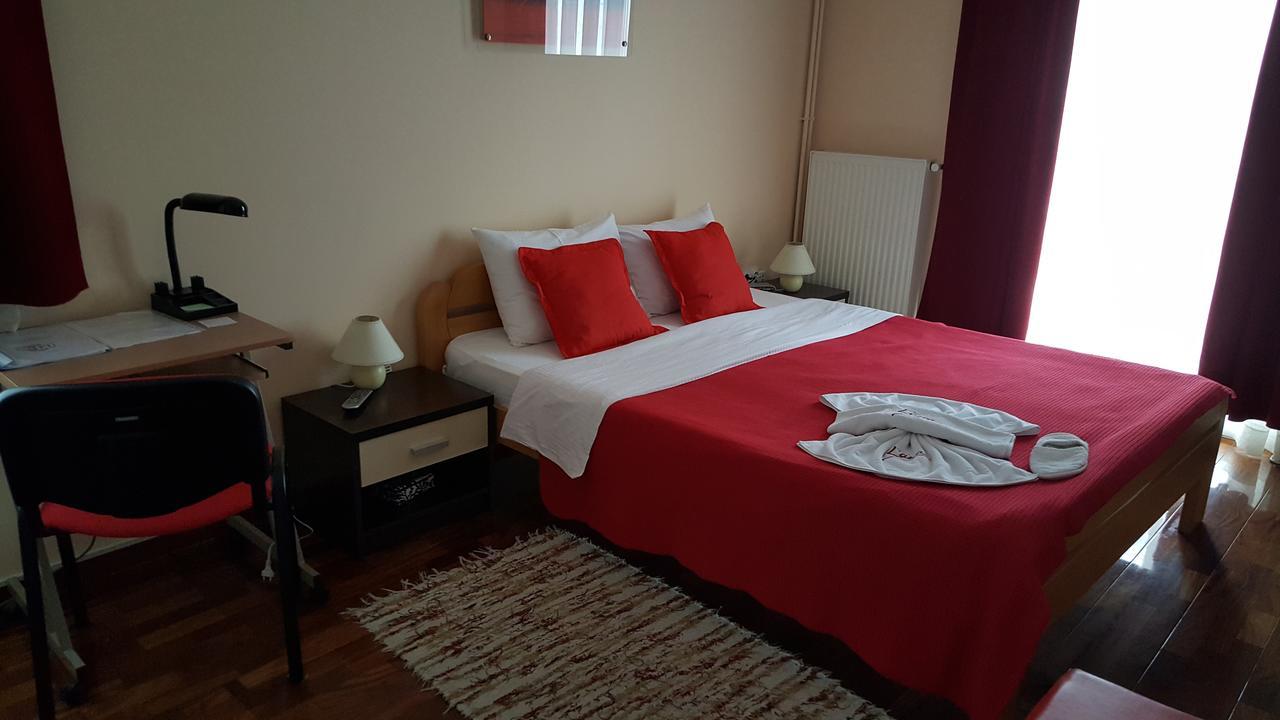 Garni Hotel Lama Kragujevac Exteriör bild