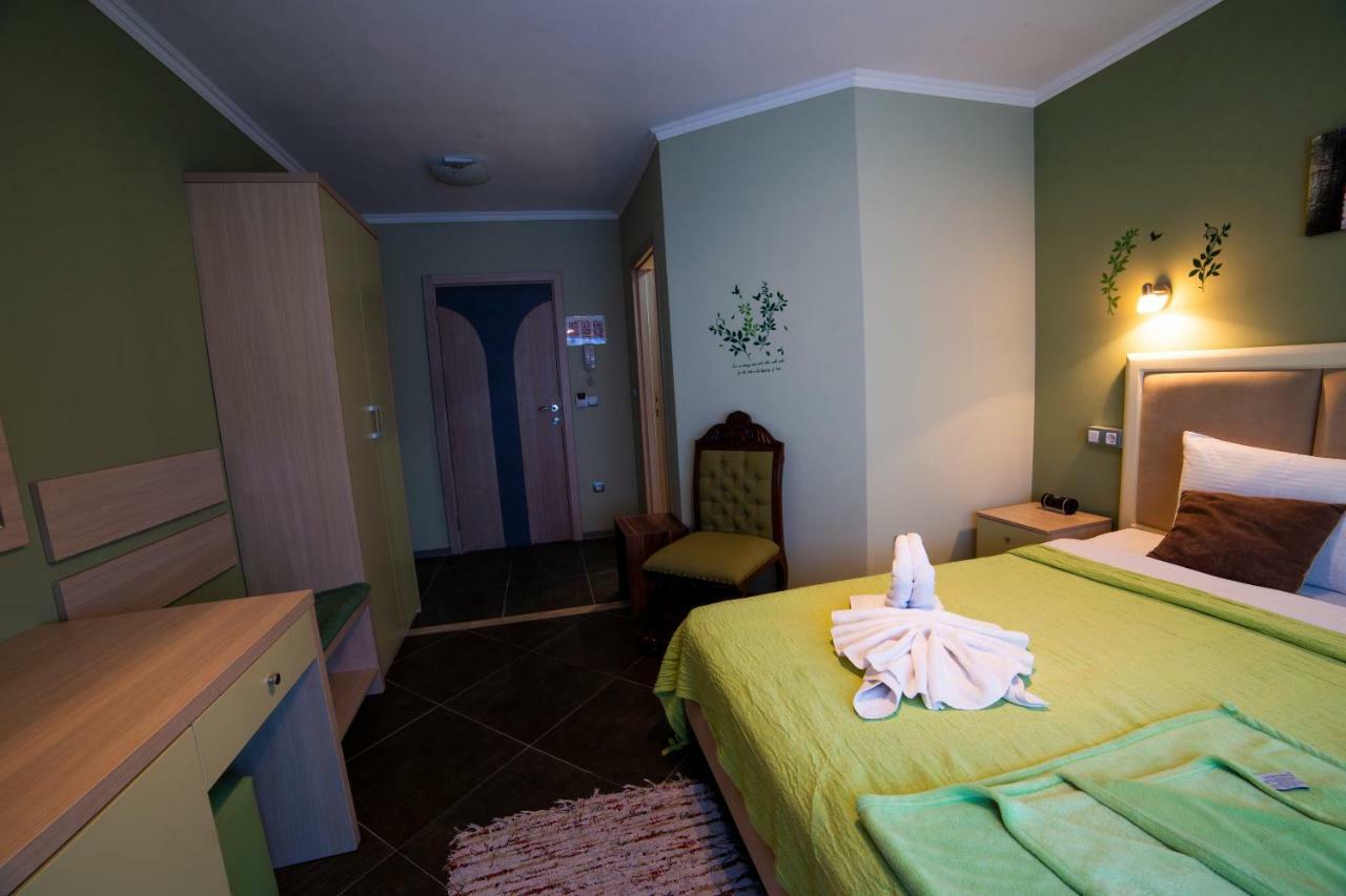 Garni Hotel Lama Kragujevac Exteriör bild