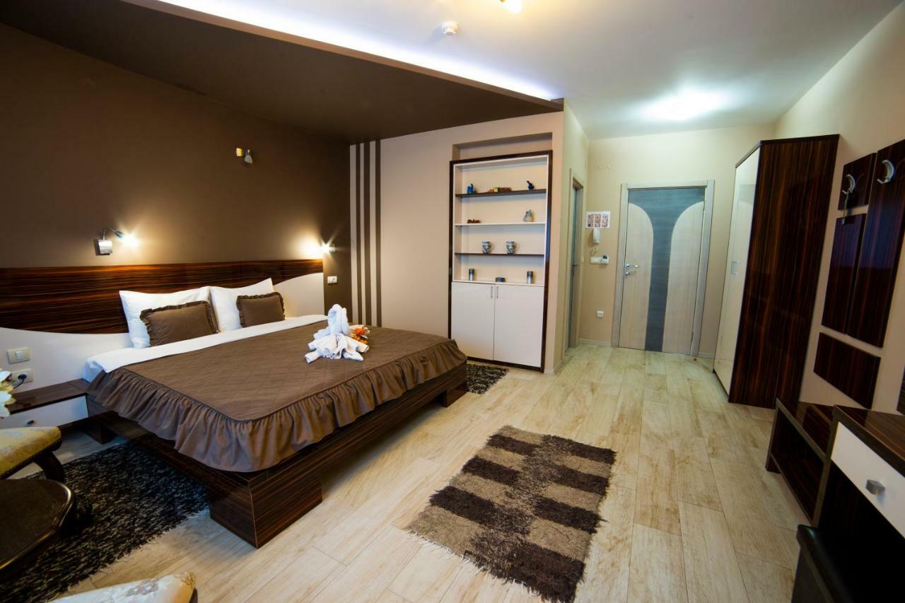 Garni Hotel Lama Kragujevac Exteriör bild