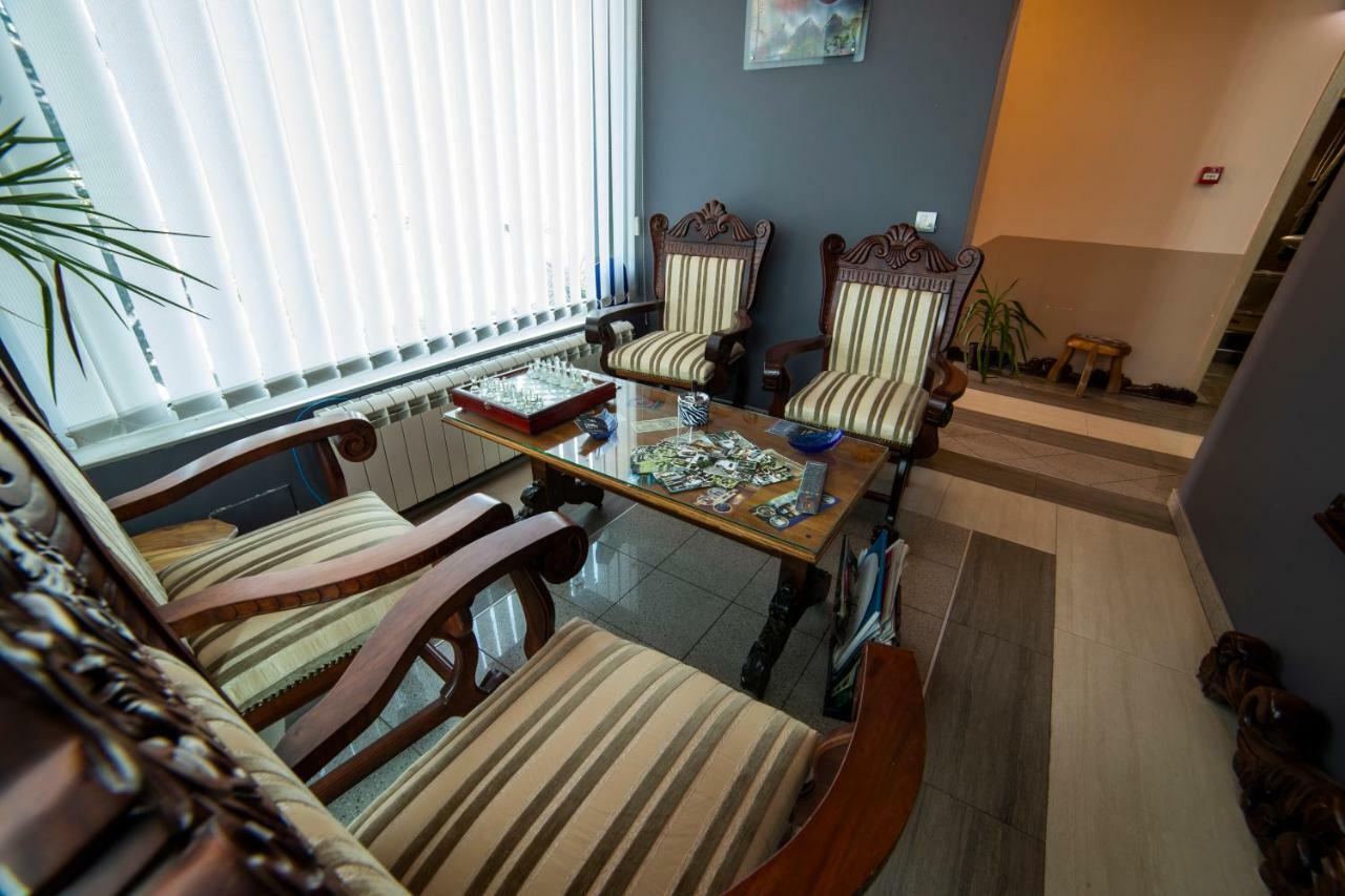 Garni Hotel Lama Kragujevac Exteriör bild