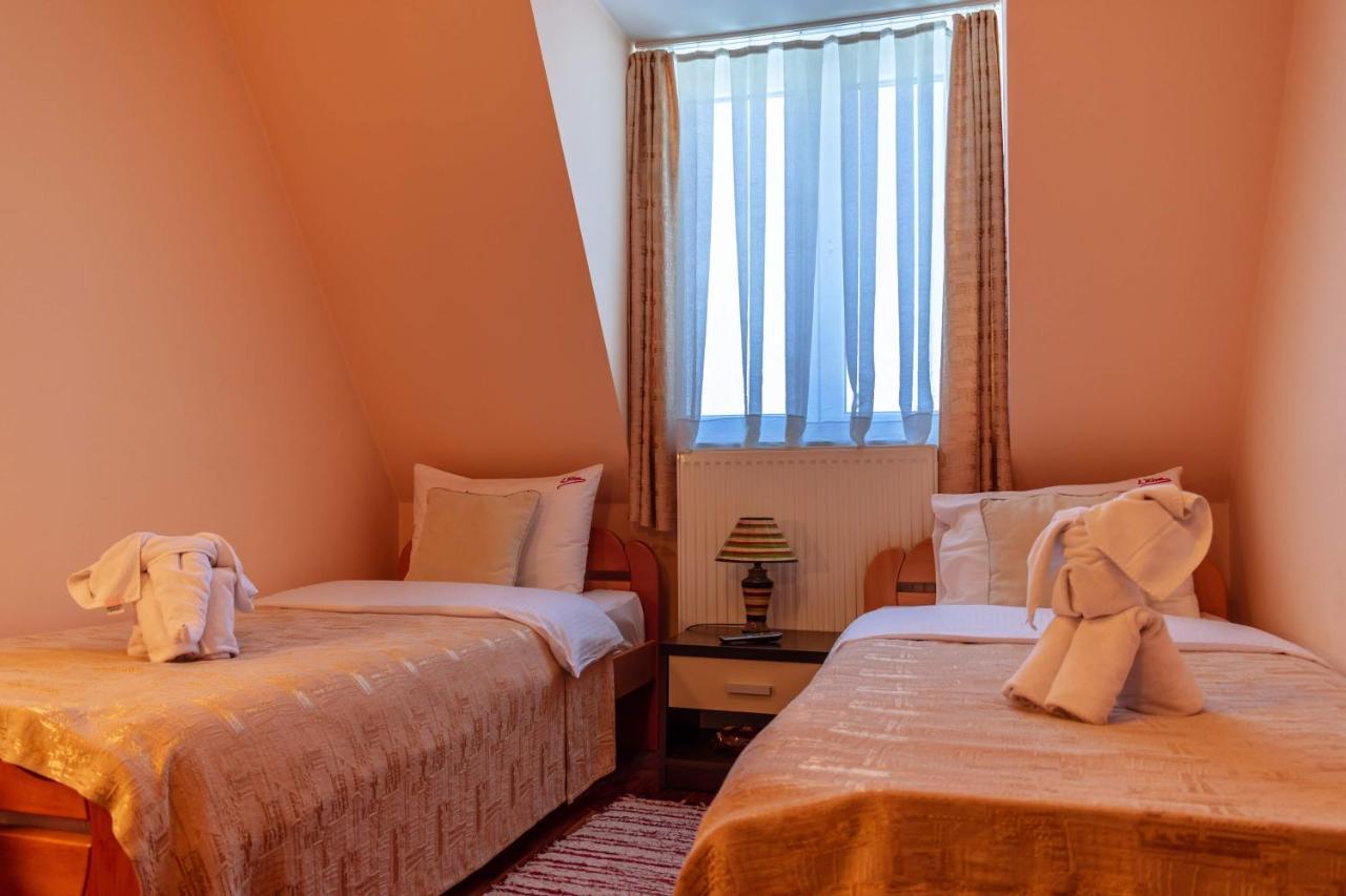 Garni Hotel Lama Kragujevac Exteriör bild