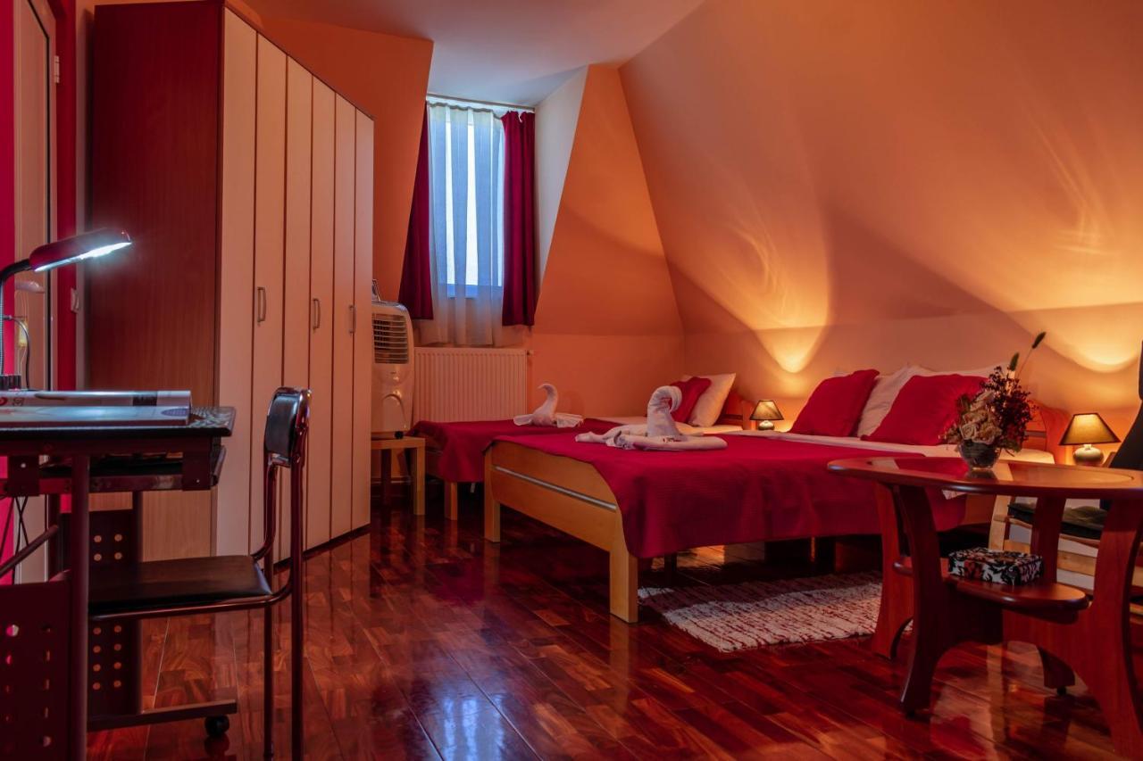 Garni Hotel Lama Kragujevac Exteriör bild